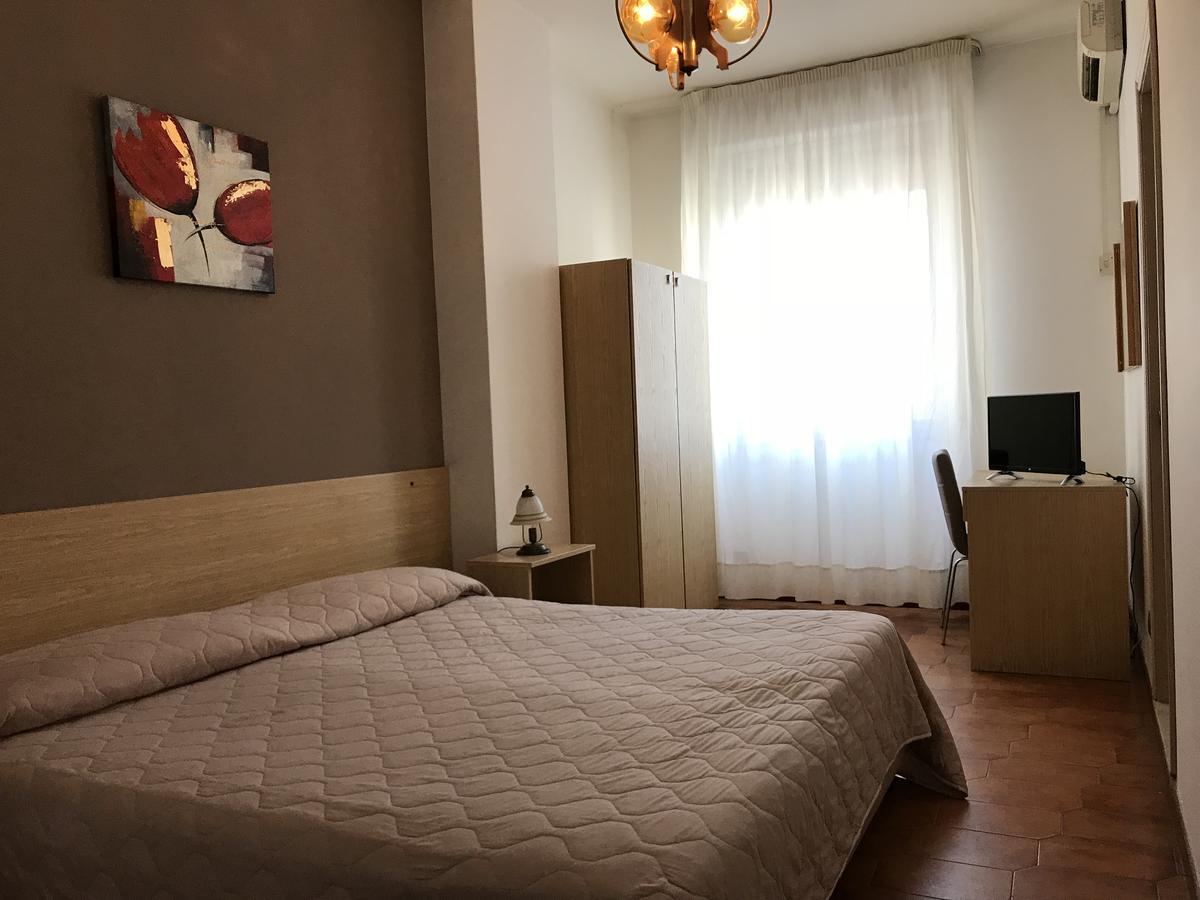 Hotel La Sirenetta จีอาร์ดีนี นักซอส ภายนอก รูปภาพ