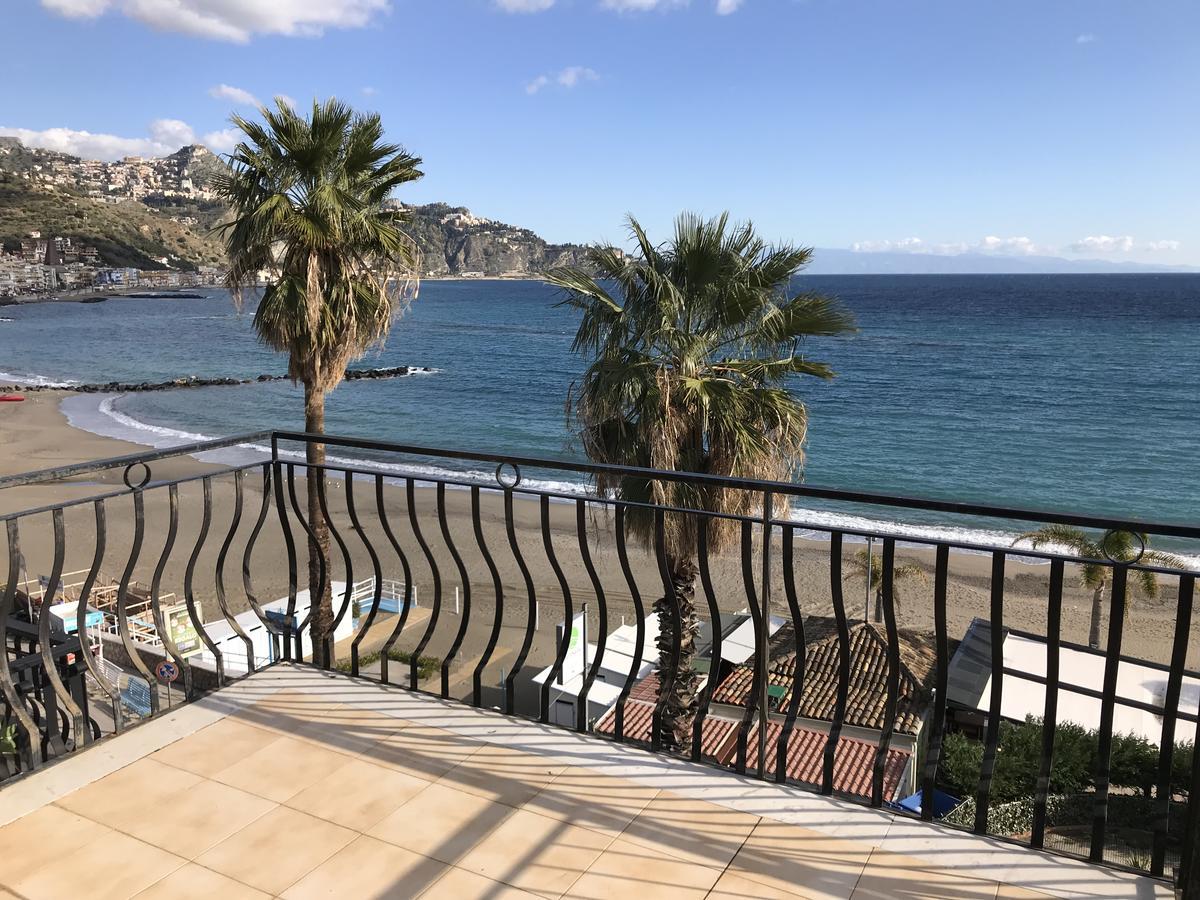 Hotel La Sirenetta จีอาร์ดีนี นักซอส ภายนอก รูปภาพ
