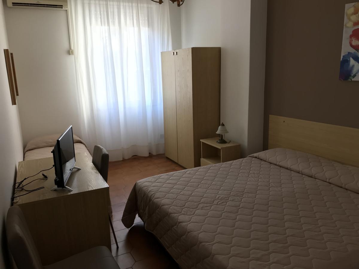 Hotel La Sirenetta จีอาร์ดีนี นักซอส ภายนอก รูปภาพ
