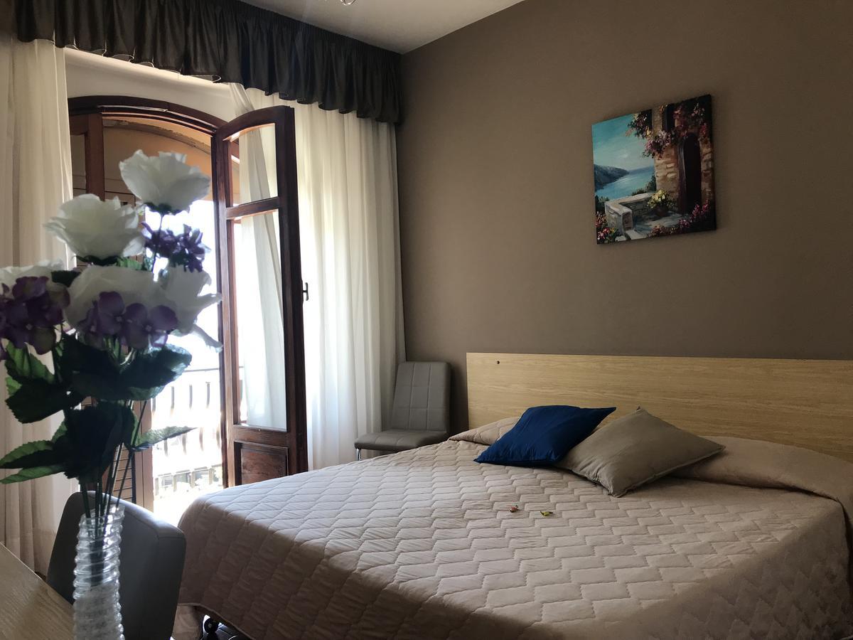 Hotel La Sirenetta จีอาร์ดีนี นักซอส ภายนอก รูปภาพ